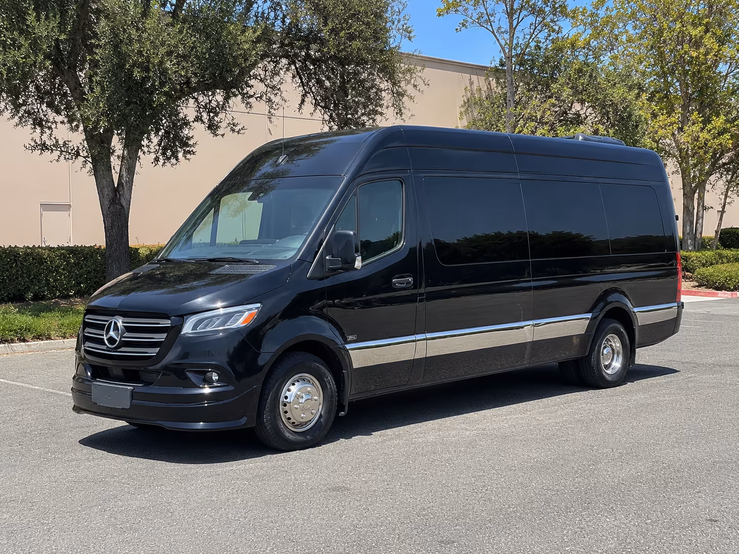 santa maria airport transportation onboard seating